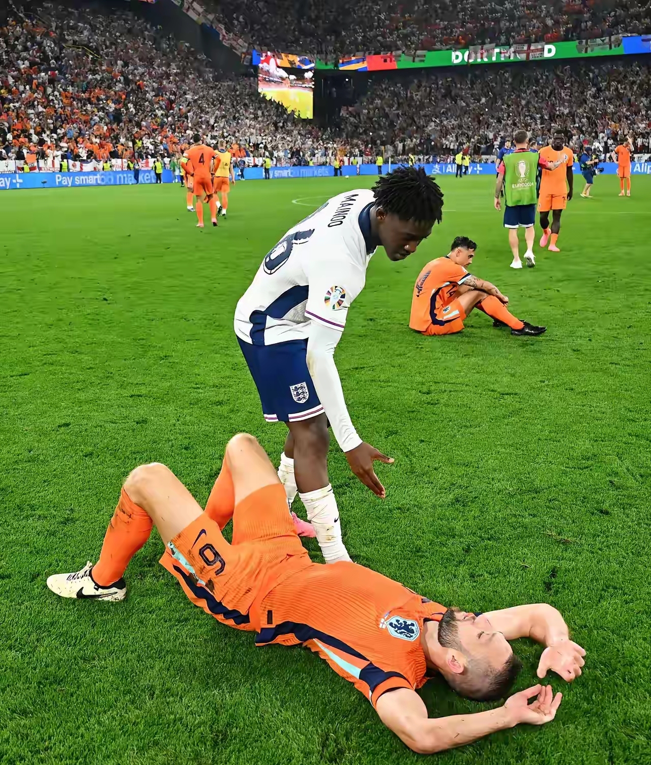 乐动体育-包含布鲁克林篮网内部会议纪要流出——国际比赛日遗憾出局，欧超杯使命明确，数据趋势出现新变化的词条